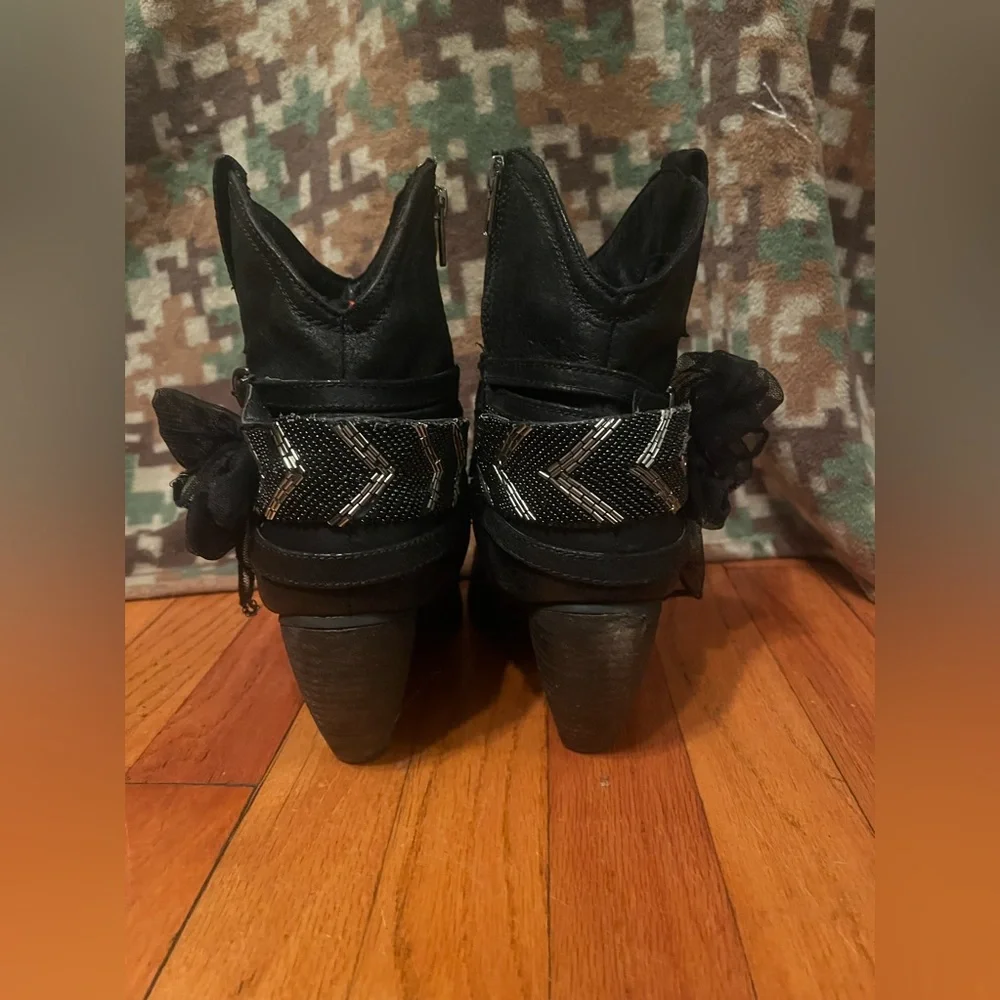 Cowboy Chic black booties size 9 - Picture 6 of 8